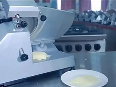 تقطيع الجبن إلى شرائح